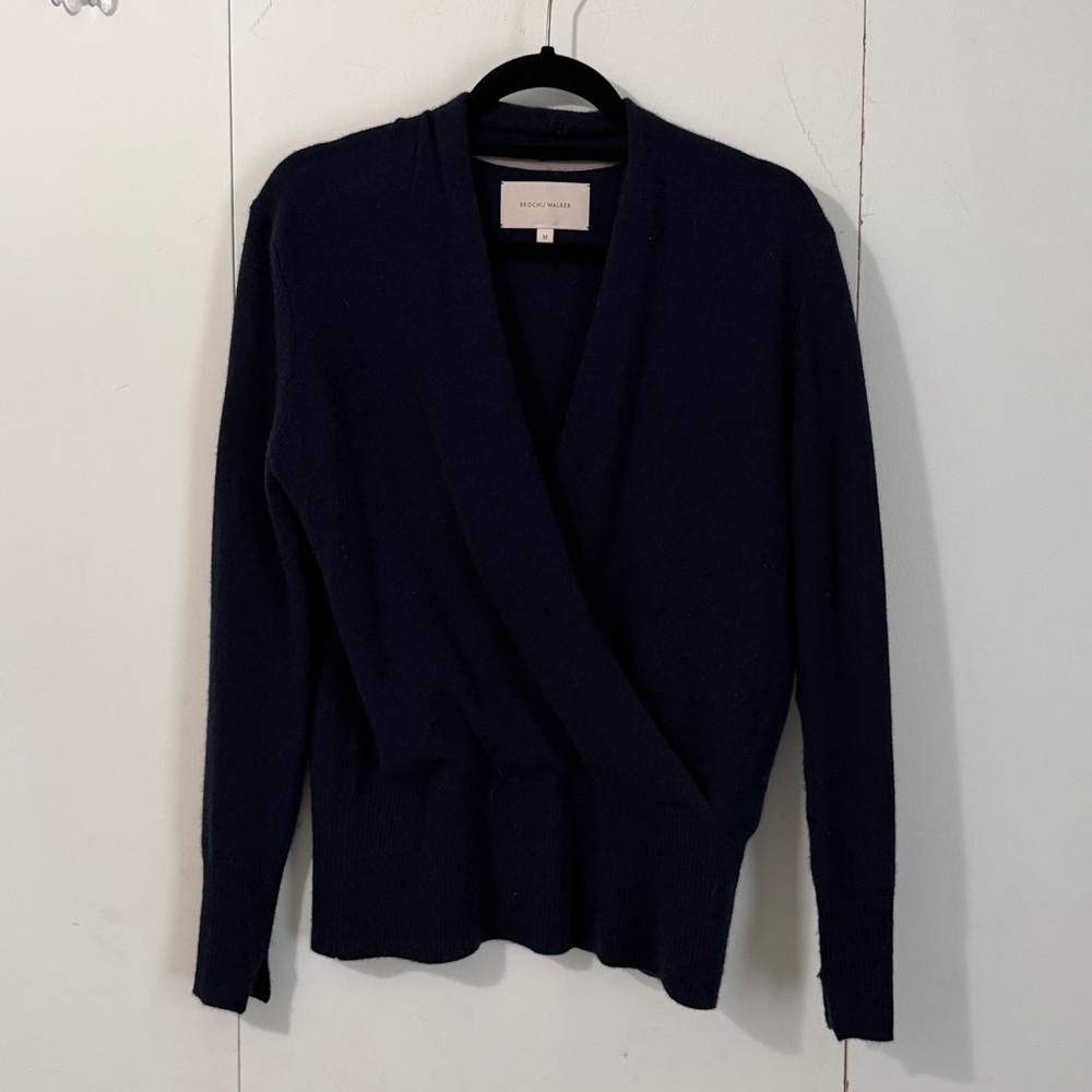 Brochu Walker 100% Cashmere V-Neck Crossover Sweater – Navy